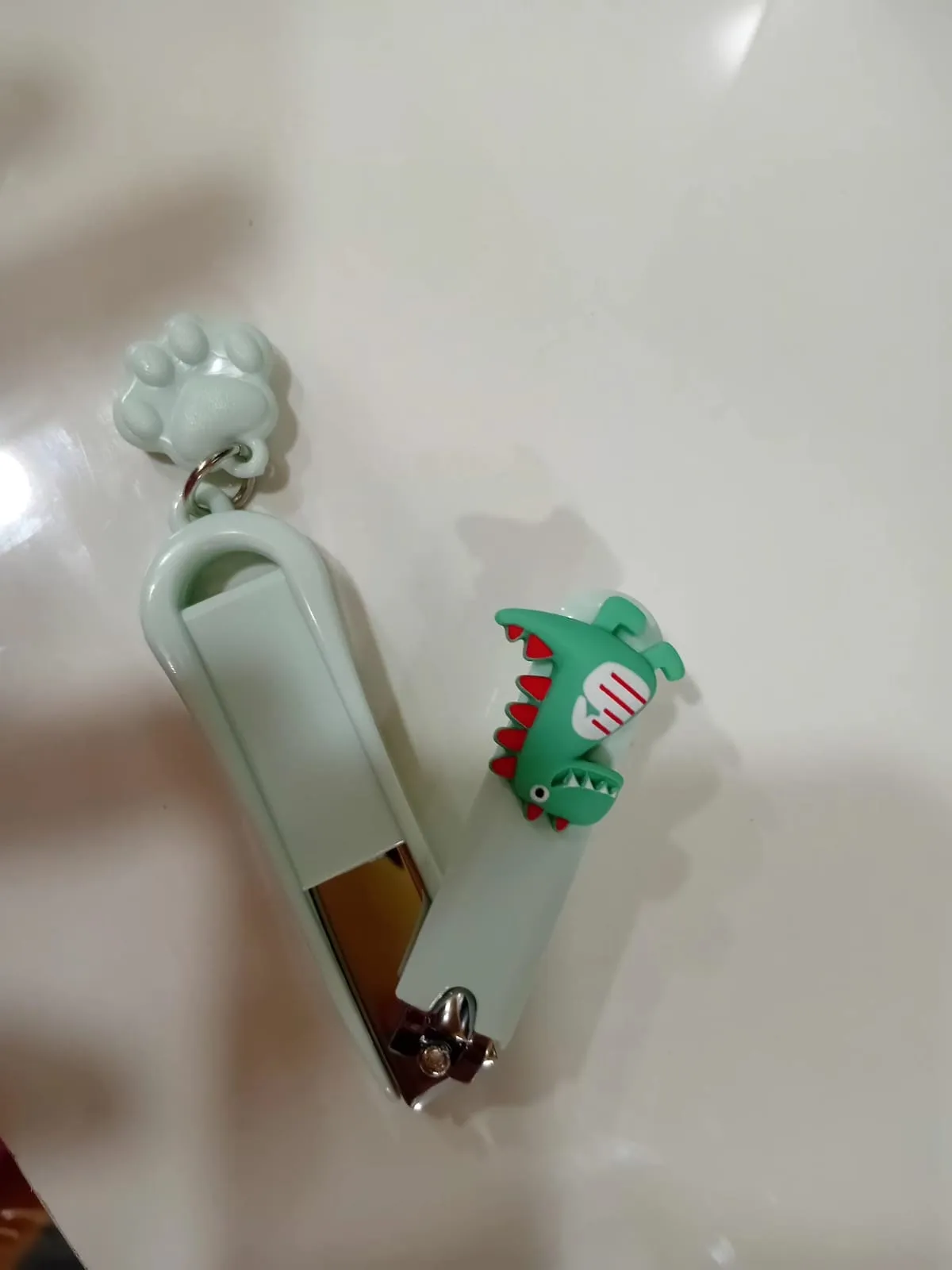 Cute Cartoon Series Little Dinosaur Nail clippers (Green)